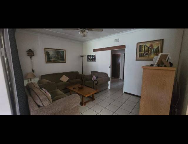 3 BEDROOM HOUSE FOR SALE IN ROTHDENE